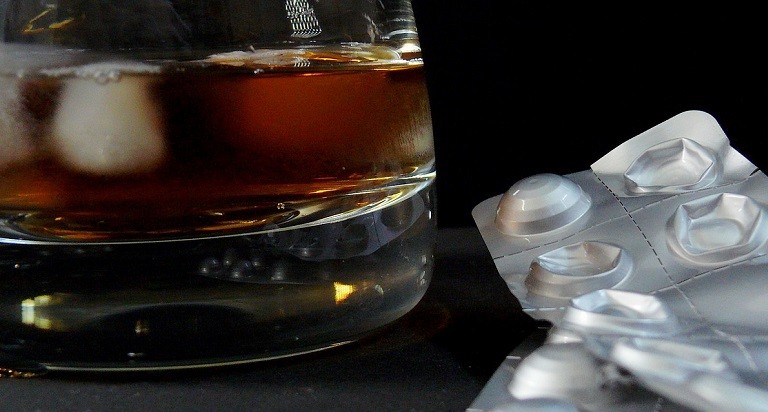 Odtruwanie alkoholowe – wstęp do farmakoterapii